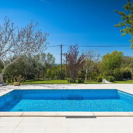 Chiara Holiday home *